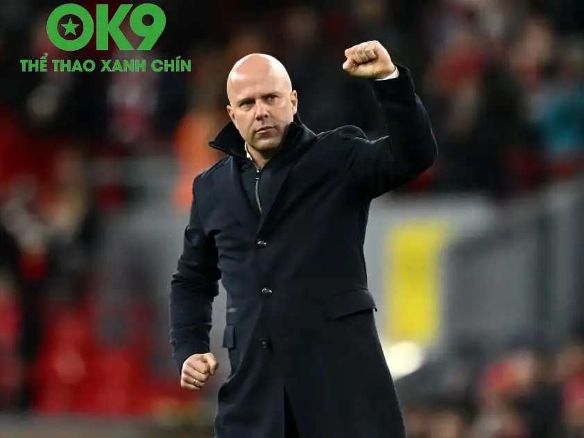 HLV Arne Slot đang cùng với Liverpool tạo ra những chiến thắng vô cùng cảm xúc trong thời gian qua (Ảnh: Goal)
